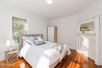 10 Stone Pl-Unit -Unit 3 in Somerville, MA - Building Photo - Building Photo