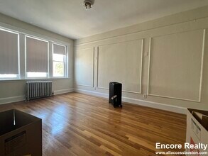 65 Chiswick Rd in Boston, MA - Foto de edificio - Building Photo