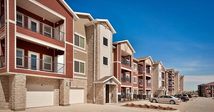 The Venue at Werner Park Apartments in Papillion, NE - Foto de edificio - Building Photo