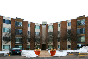 140 W Wood St Apartments