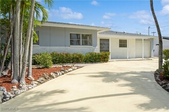 1453 Venetian Ct in Cape Coral, FL - Building Photo - Building Photo