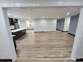 6245 Dias Ave in Sacramento, CA - Building Photo - Building Photo