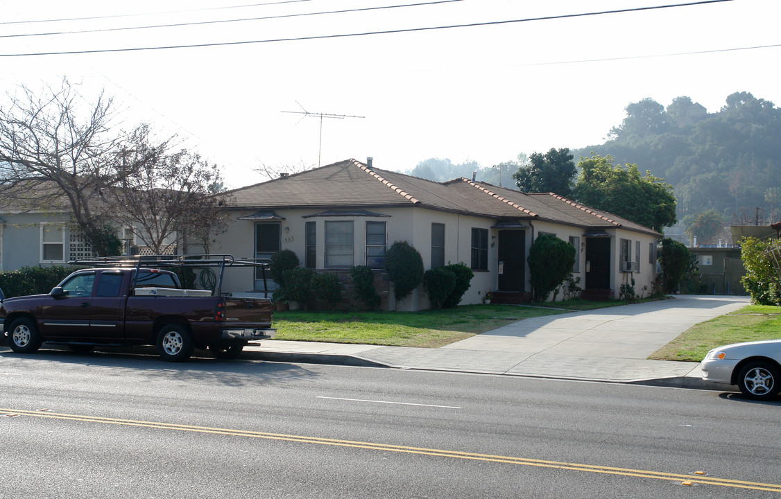 818 E Chevy Chase Dr in Glendale, CA - Building Photo