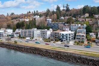 2112 Alki Ave SW in Seattle, WA - Building Photo - Building Photo