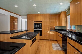 1777 Fairway Dr in Birmingham, MI - Building Photo - Building Photo