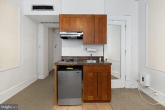 1324 Locust St in Philadelphia, PA - Foto de edificio - Building Photo