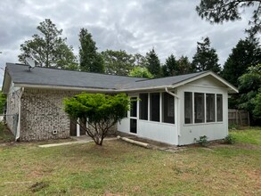 4932 McDonald Ave in West Columbia, SC - Building Photo - Building Photo