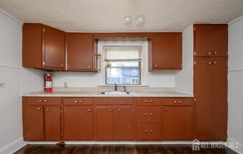 29 Smith St in Sayreville, NJ - Building Photo - Building Photo
