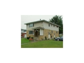 335 Fisher Rd, Unit 2 in West Seneca, NY - Building Photo