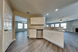 16825 Greenhouse St in Conroe, TX - Foto de edificio - Building Photo