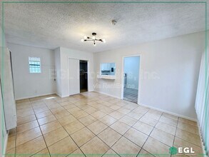2826 12th Ave in Los Angeles, CA - Building Photo - Building Photo