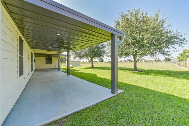 property at 3077 Dee's Cir