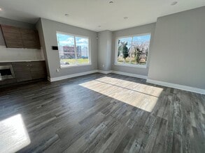 623 N 36th St-Unit -Unit 2 in Philadelphia, PA - Building Photo - Building Photo