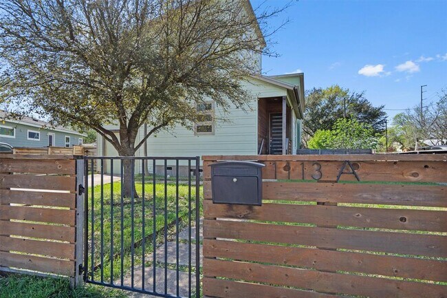1113 Garland Ave in Austin, TX - Building Photo - Building Photo