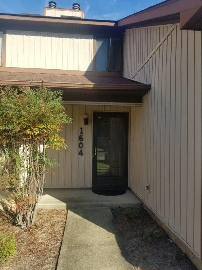 property at 1604 S Taylor St