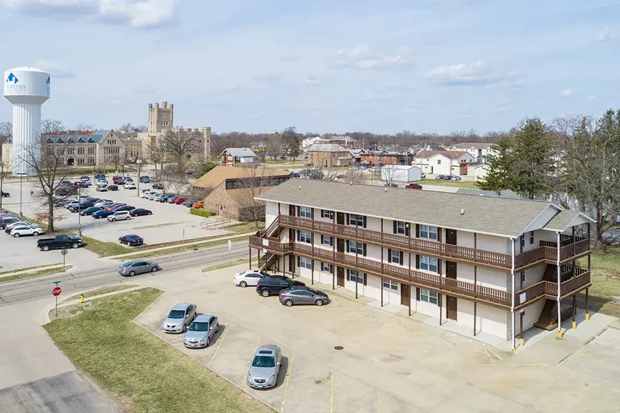 Panther Heights in Charleston, IL - Building Photo