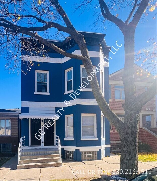 3119 S Princeton Ave-Unit -Unit 1F in Chicago, IL - Building Photo