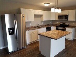 The Overlook in Alexandria, MN - Building Photo - Interior Photo