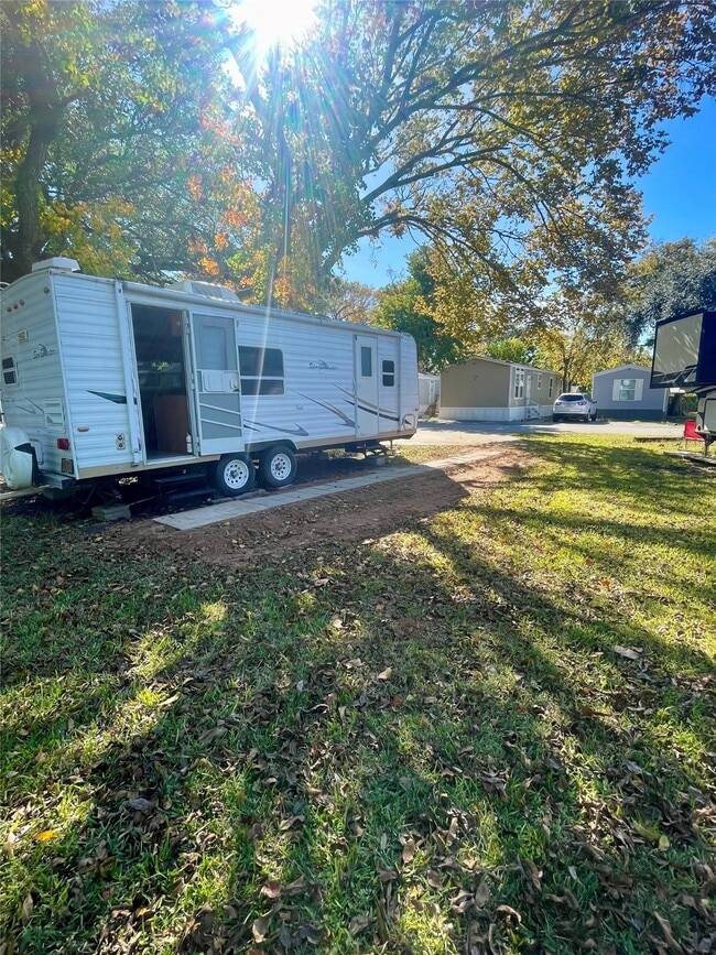 property at 728 S Shanks St