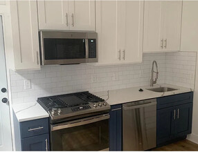 2124 E Somerset St in Philadelphia, PA - Foto de edificio - Building Photo