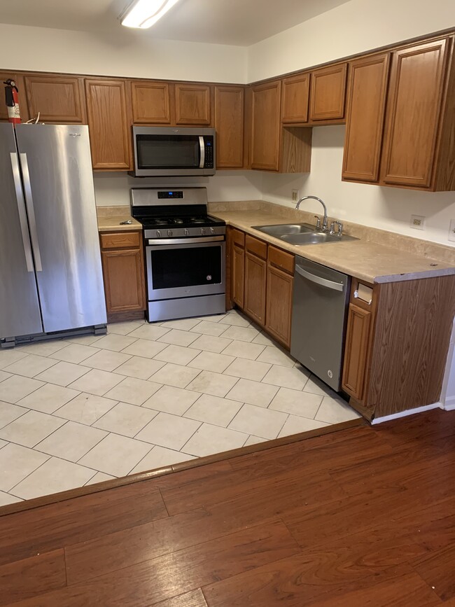 1016 E 150th Pl, Unit 2W in Dolton, IL - Building Photo - Building Photo