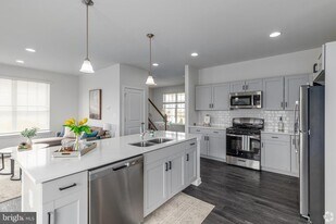 541 Ruth Way in Dover, DE - Building Photo