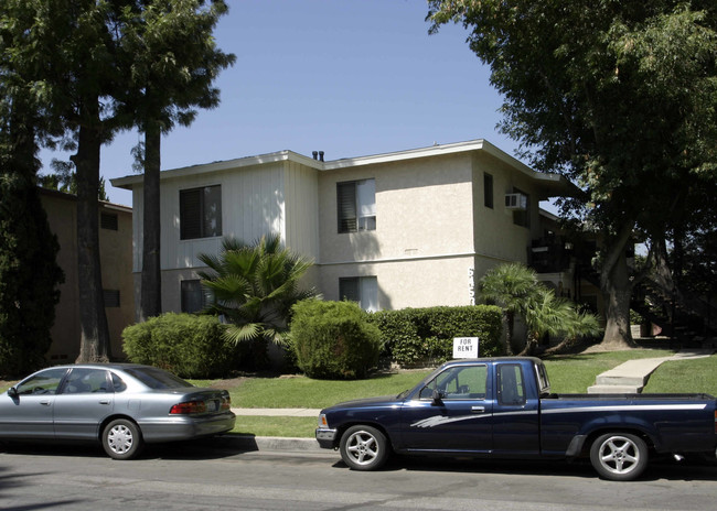 6453 Shirley Ave in Reseda, CA - Building Photo - Building Photo