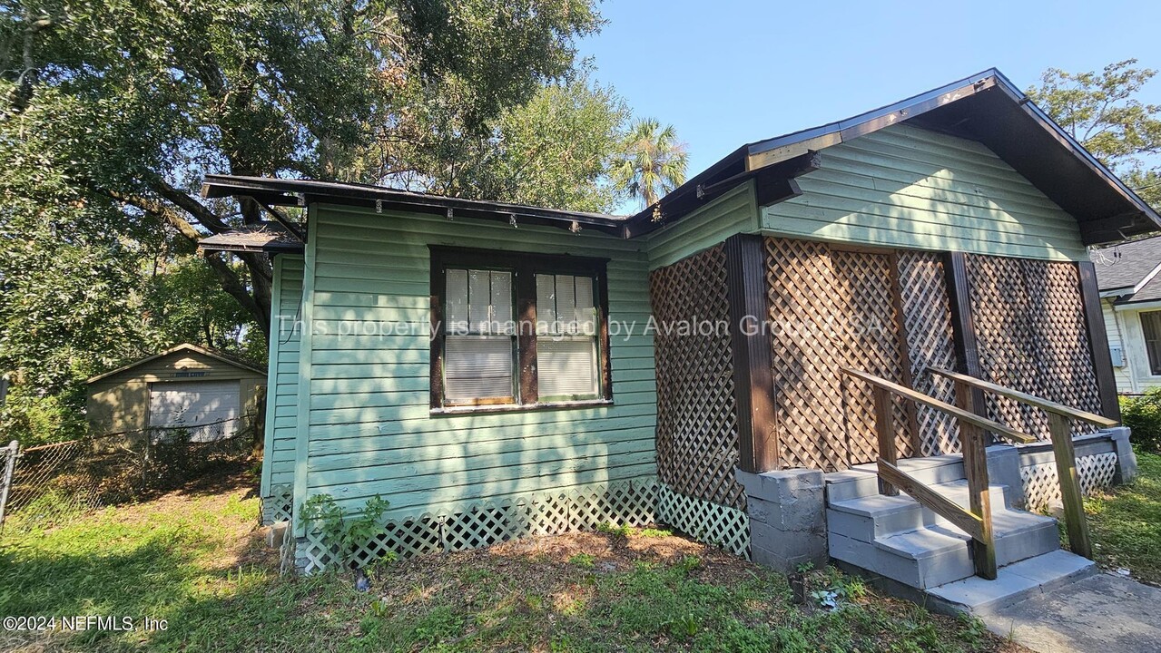 615 E 60th St in Jacksonville, FL - Building Photo