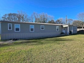 4505 Lupine St in Zachary, LA - Building Photo