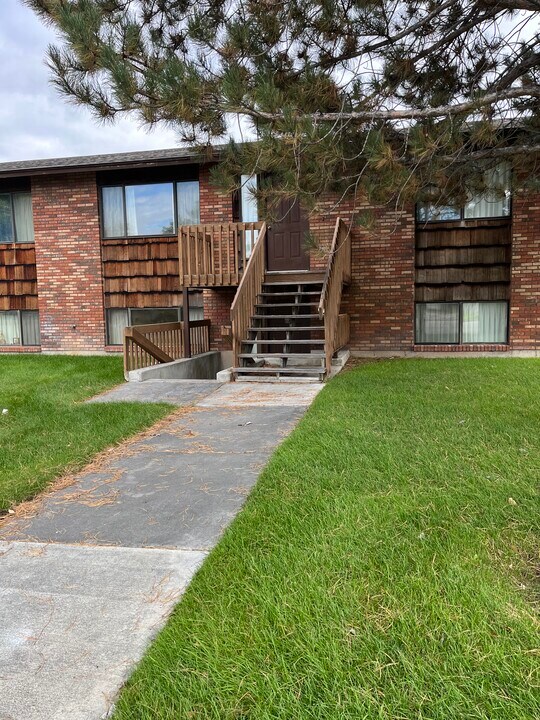 590 N Woodruff Ave, Unit 64 in Idaho Falls, ID - Foto de edificio