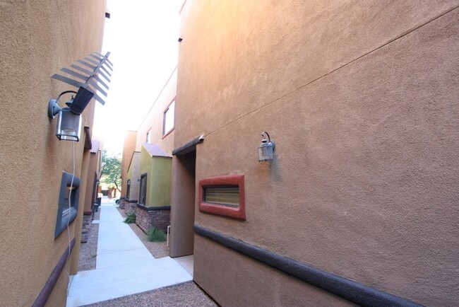 8688 E Placita De Las Tarascas-Unit -Unit 2 in Tucson, AZ - Building Photo - Building Photo