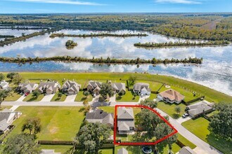 252 Twin Lakes Blvd W in West Columbia, TX - Building Photo - Building Photo