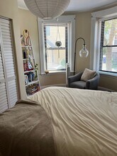 22 Linden Pl, Unit 1 in Brookline, MA - Building Photo - Building Photo