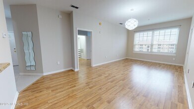 7990 Baymeadows Cir E in Jacksonville, FL - Building Photo - Building Photo