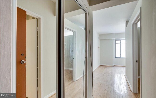 1711 Massachusetts Ave NW in Washington, DC - Building Photo - Building Photo