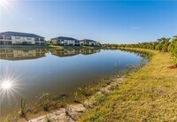 28081 Foxrock Ct in Bonita Springs, FL - Foto de edificio - Building Photo