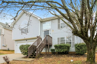 813 Asbury Way in Lithonia, GA - Foto de edificio - Building Photo