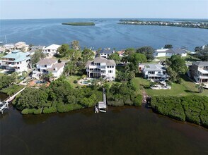 1661 Seabreeze Dr in Tarpon Springs, FL - Building Photo - Building Photo