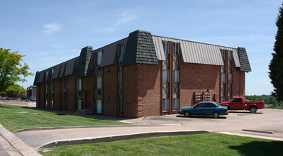 Spring Creek in Colorado Springs, CO - Foto de edificio - Building Photo