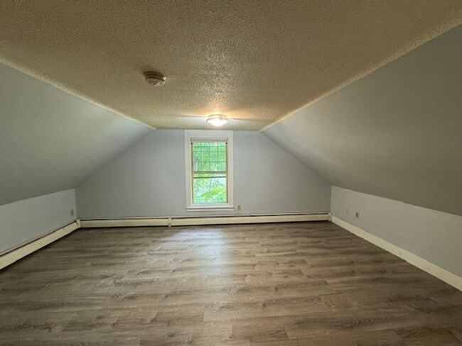 11 Mulberry Claremont in Claremont, NH - Foto de edificio - Building Photo