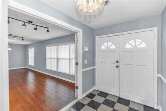 8315 Village Green Rd in Orlando, FL - Building Photo - Building Photo