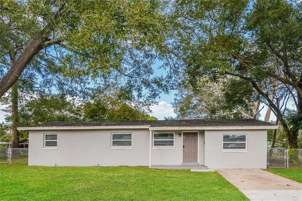 3 E Sandpiper St in Apopka, FL - Foto de edificio