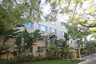 Royal Palm in Beverly Hills, CA - Building Photo - Building Photo