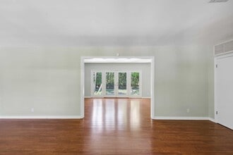 246 Merrain Rd in Palm Beach, FL - Building Photo - Building Photo