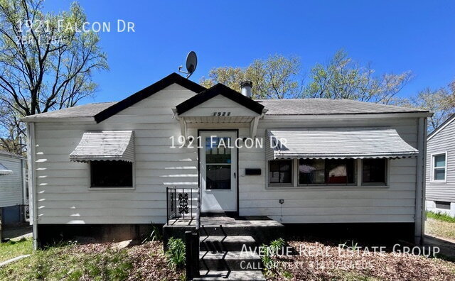 1921 Falcon Dr in St. Louis, MO - Building Photo