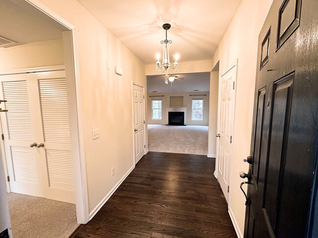 2018 Southridge Drive in Belmont, NC - Foto de edificio - Building Photo