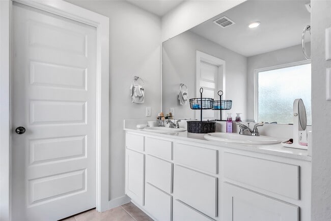 7218 Clearwater Cv Dr