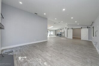 6161 Waxmyrtle Way in Naples, FL - Building Photo - Building Photo