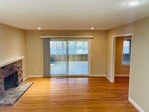 10520 Baywood Ct in Cupertino, CA - Building Photo - Building Photo