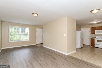 2045 Ivy Ln in Union City, GA - Building Photo - Building Photo